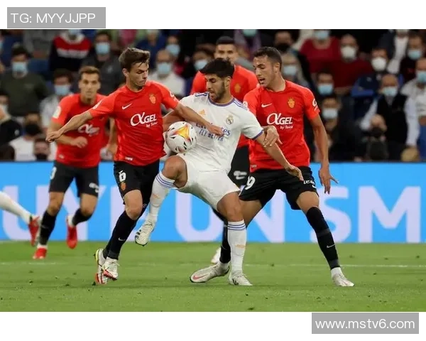 巴拉多利德主场迎战皇家马德里双方争夺西甲宝贵积分